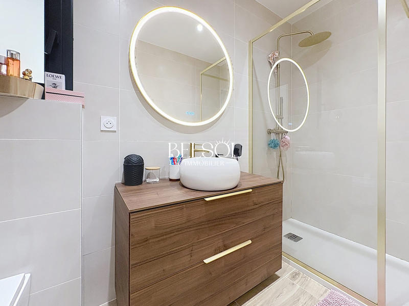 Maison contemporaine - 186 m² - 6 pièces