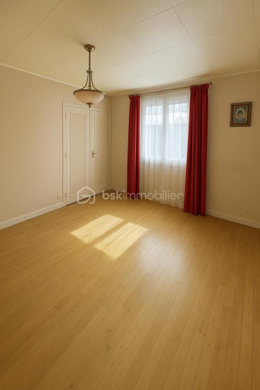 Maison - 473 m² - 7 pièces