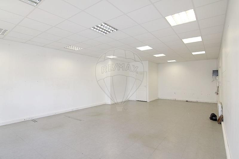 Local commercial - 322 m² - 4 pièces