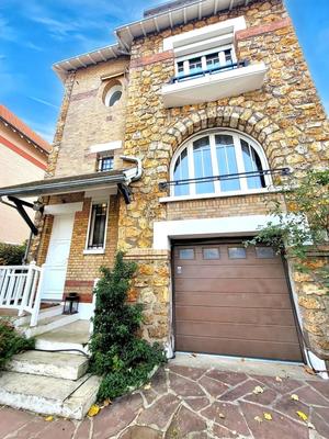 Maison - 155 m² - 9 pièces