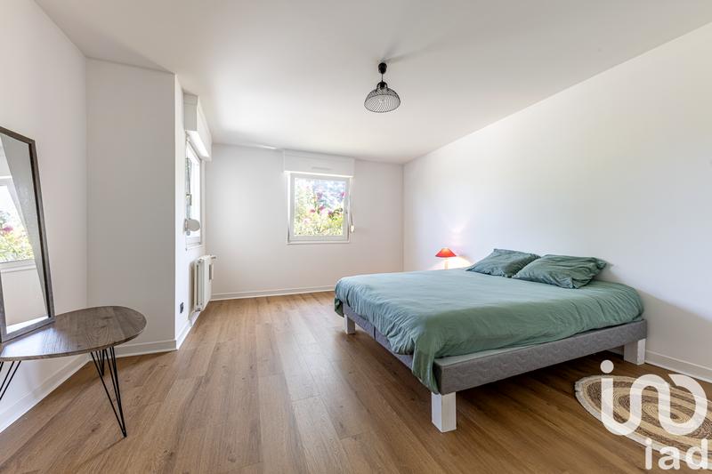 Maison - 290 m² - 9 pièces