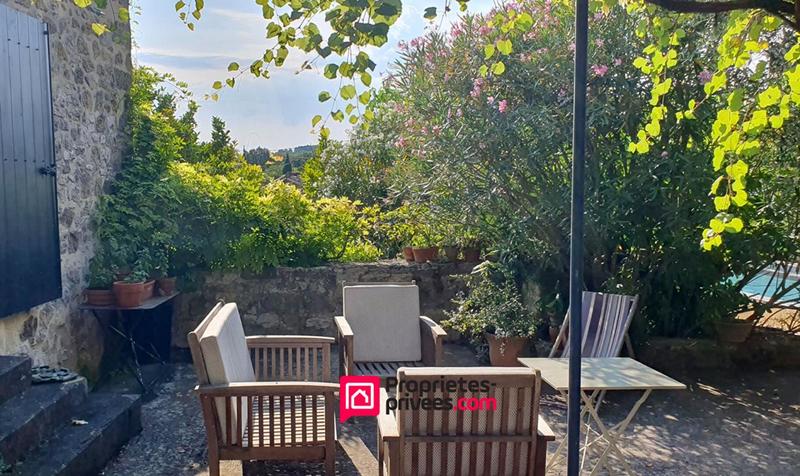 Maison de village - 161 m² - 8 pièces