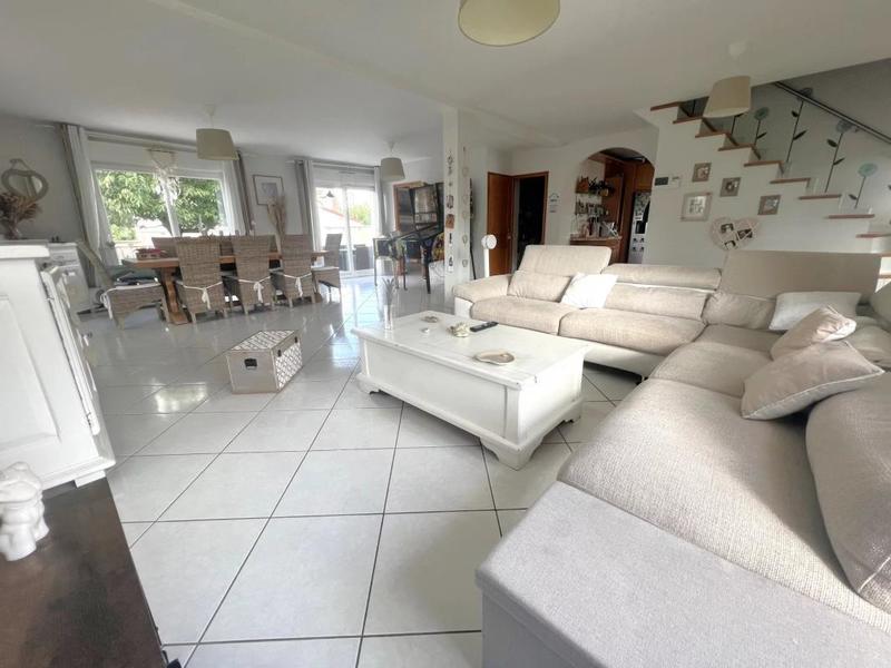 Propriété - 175 m² - 8 pièces