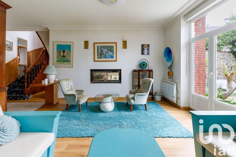 Maison - 280 m² - 9 pièces