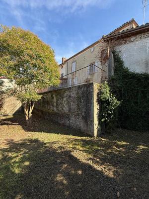 Maison - 260 m² - 7 pièces