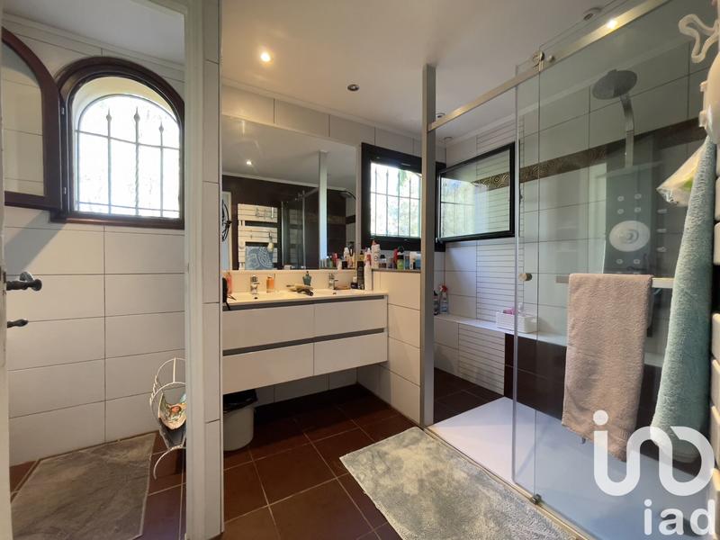 Maison - 180 m² - 7 pièces