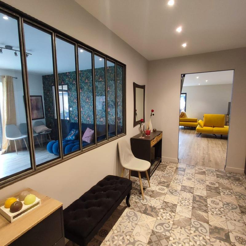 Maison - 243 m² - 7 pièces