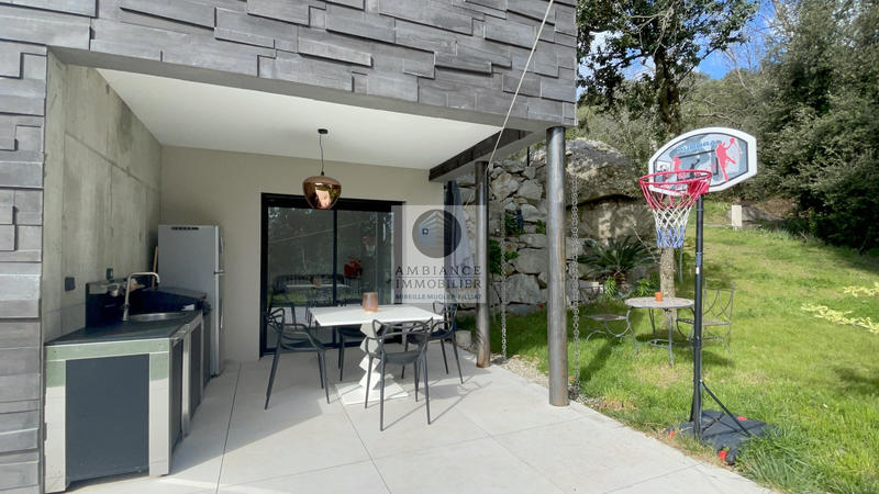 Maison - 166 m² - 6 pièces