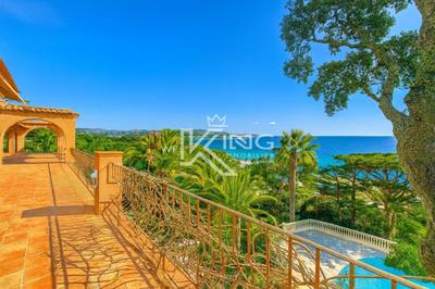 Propriété - 288 m² - 10 pièces