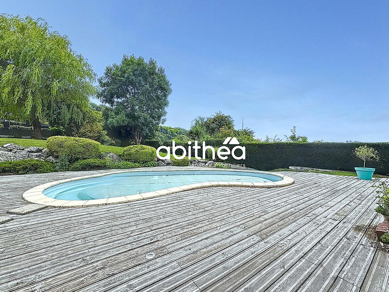 Maison - 320 m² - 7 pièces