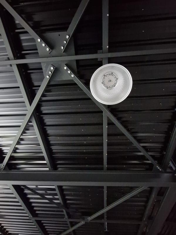 Local d'activités - 200 m²