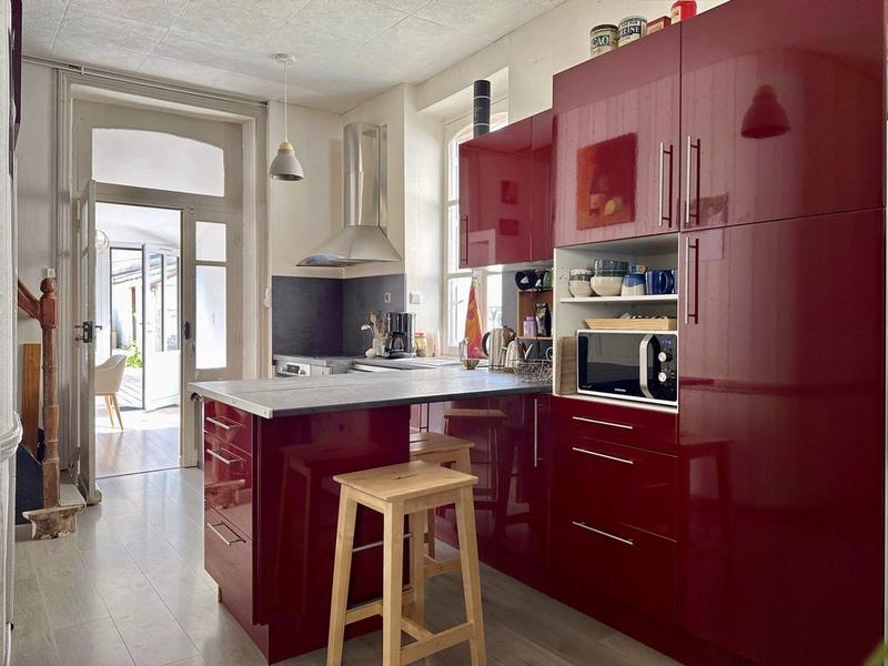 Maison - 194 m² - 9 pièces