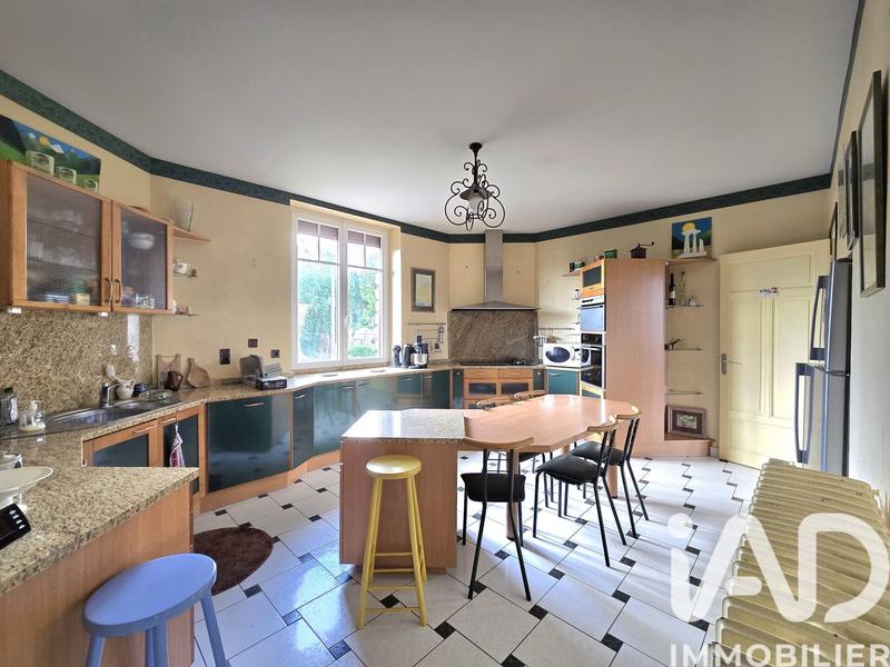 Maison - 200 m² - 8 pièces