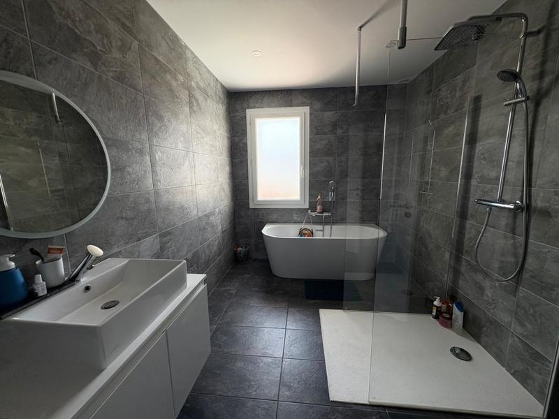 Demeure - 198 m² - 6 pièces