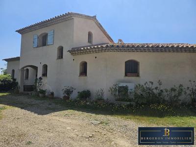 Maison traditionnelle - 157 m² - 6 pièces