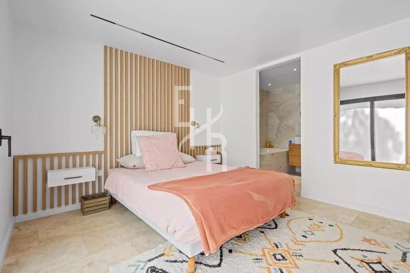 Villa - 204 m² - 7 pièces