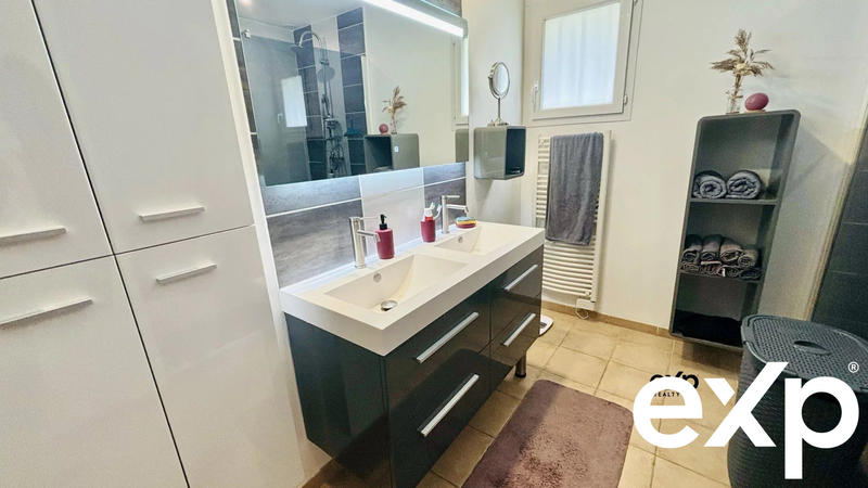 Maison traditionnelle - 127 m² - 6 pièces