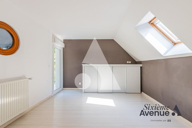 Maison - 195 m² - 6 pièces