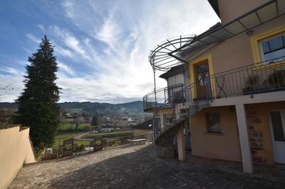 Maison - 270 m² - 9 pièces