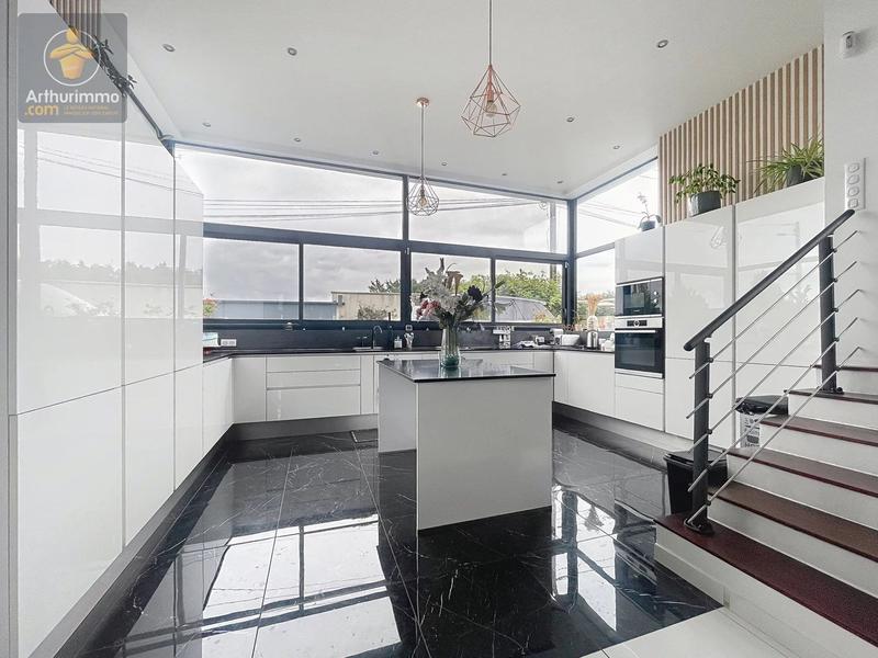 Maison - 190 m² - 7 pièces