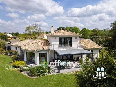 Maison - 177 m² - 6 pièces