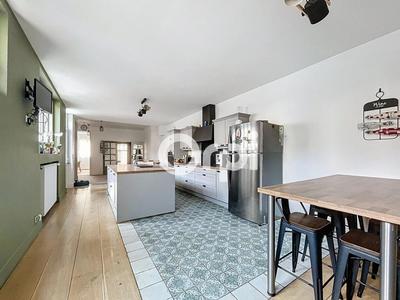 Maison - 280 m² - 7 pièces