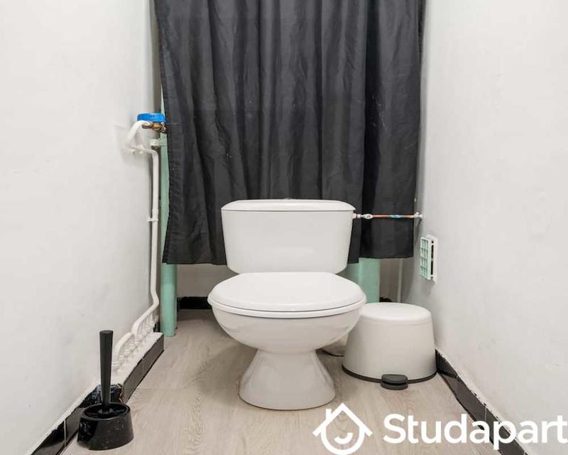 Chambre - 80 m² - 1 pièce