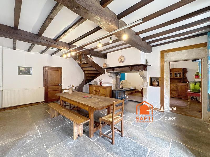 Maison - 288 m² - 8 pièces