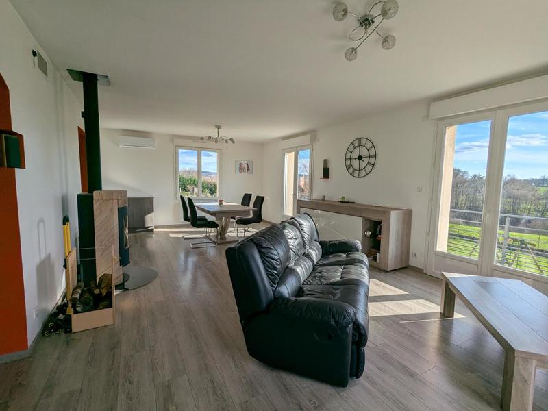 Maison - 258 m² - 6 pièces