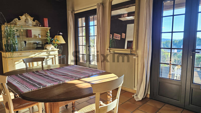 Propriété - 300 m² - 11 pièces