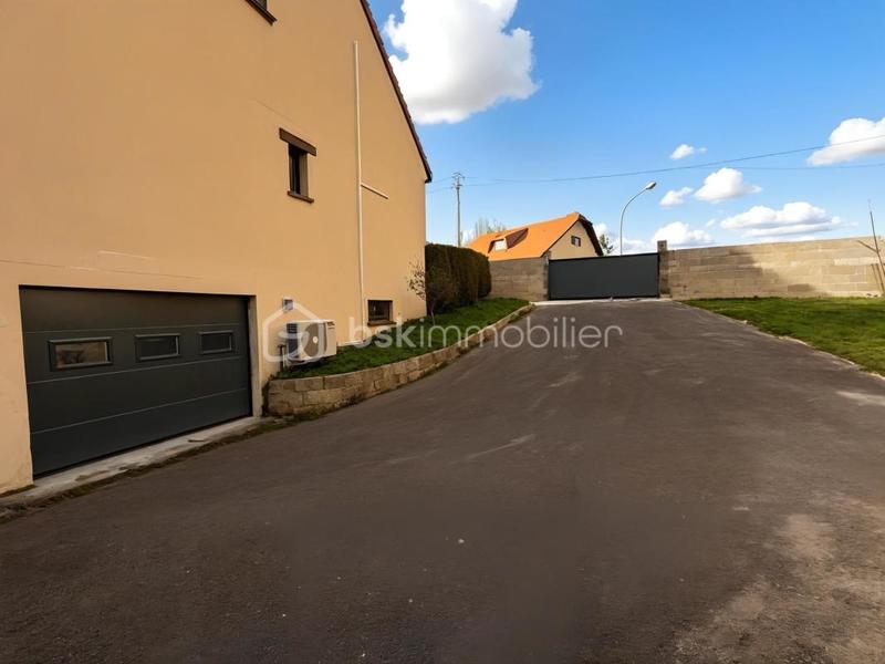 Maison - 161 m² - 8 pièces