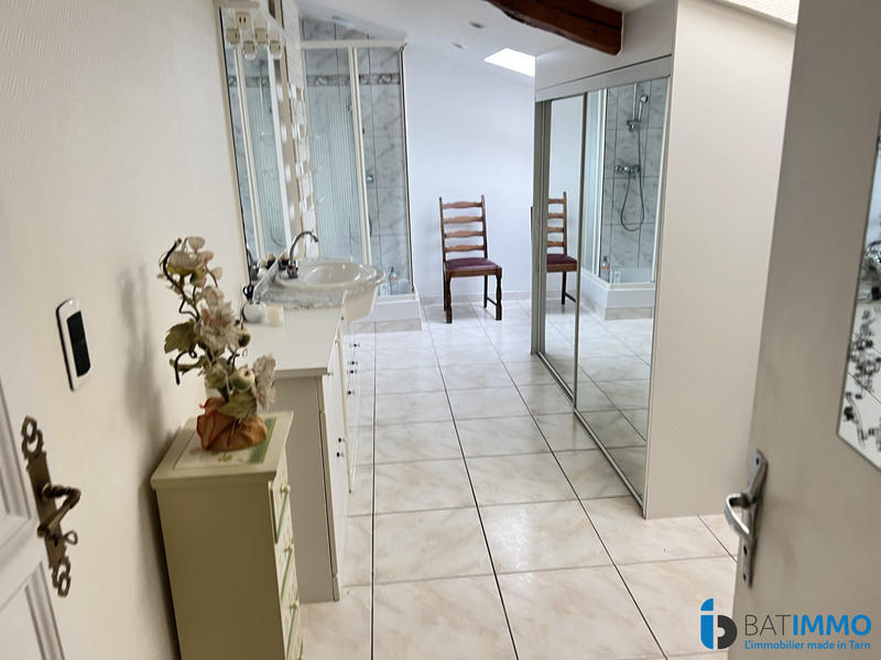 Maison - 248 m² - 7 pièces