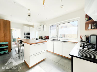 Maison - 225 m² - 7 pièces