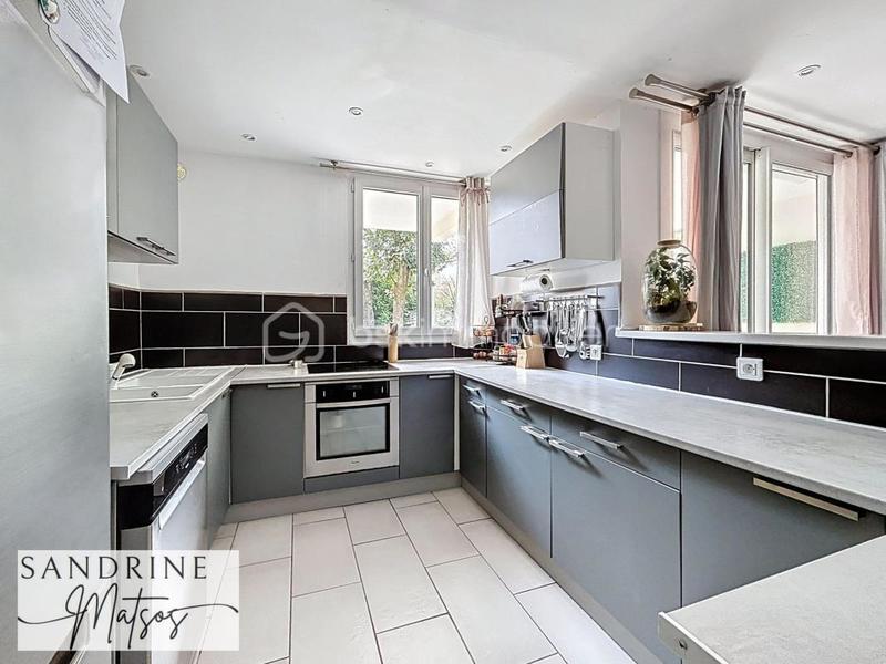 Appartement - 102 m² - 5 pièces