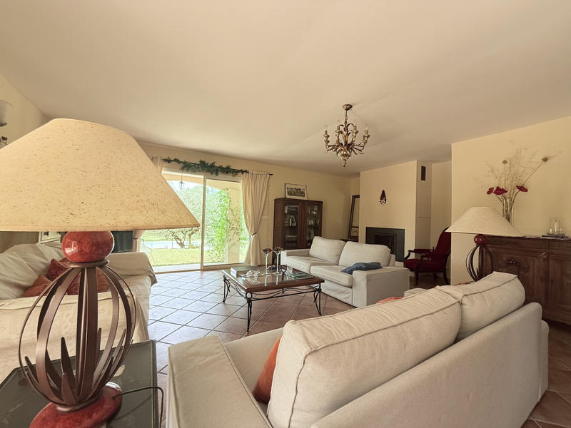 Maison - 200 m² - 5 pièces