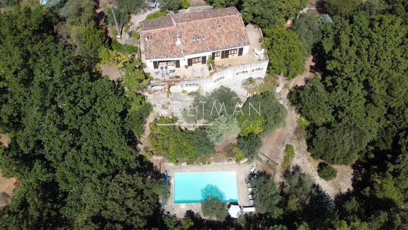 Maison - 236 m² - 7 pièces