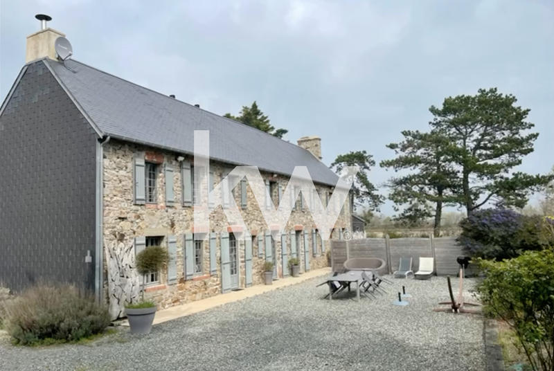 Maison - 220 m² - 7 pièces