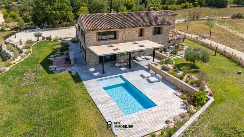 Mas - 345 m² - 7 pièces