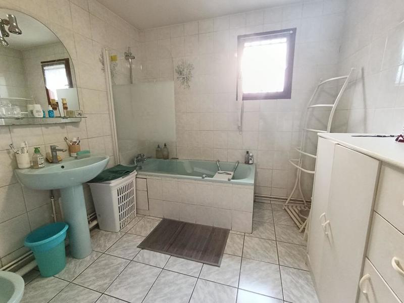 Maison - 92 m² - 5 pièces