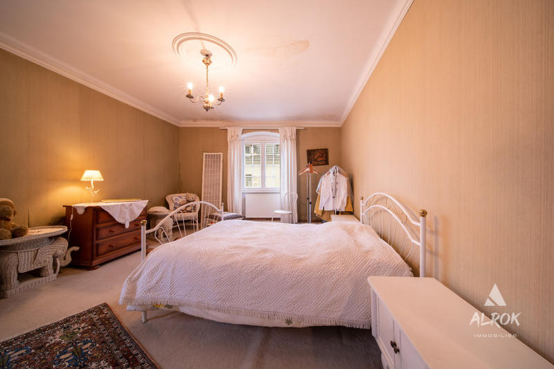 Maison - 583 m² - 16 pièces