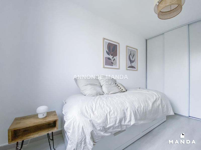 Chambre - 10 m² - 4 pièces