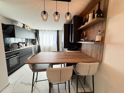 Appartement - 76 m² - 4 pièces