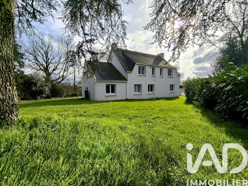 Maison - 201 m² - 10 pièces