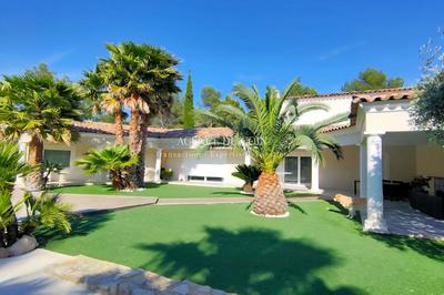 Villa - 300 m² - 7 pièces