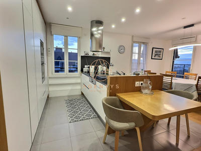 Appartement - 130 m² - 6 pièces