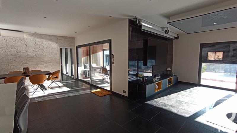 Maison - 158 m² - 5 pièces