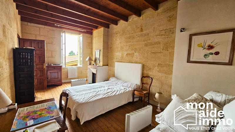 Maison - 233 m² - 8 pièces