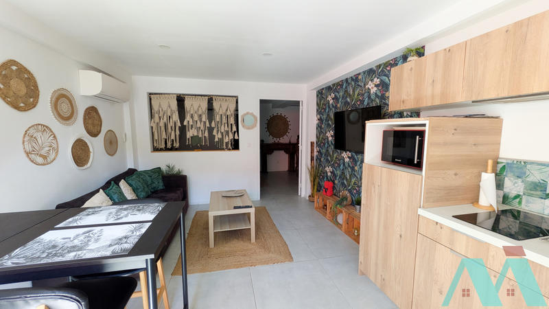 Propriété - 325 m² - 7 pièces