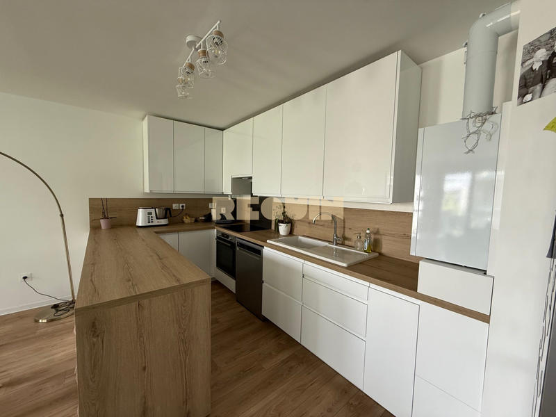 Appartement - 85 m² - 4 pièces