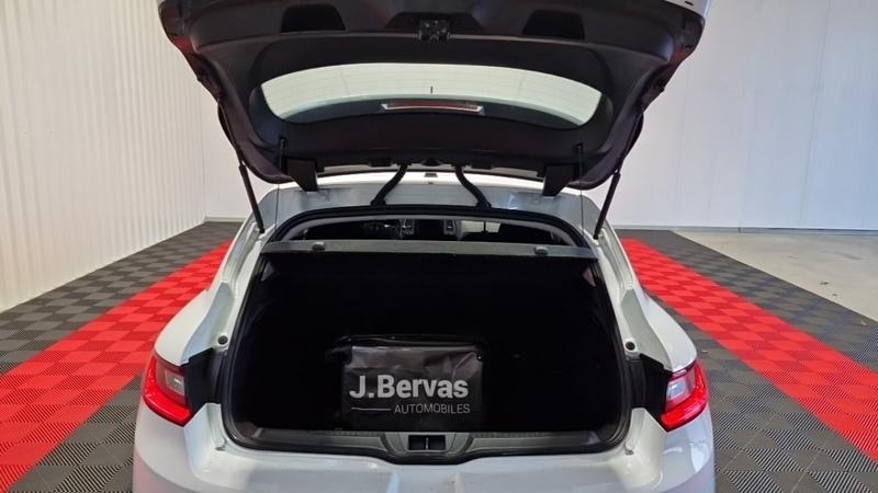 Renault Mégane IV berline blue dci 115 business